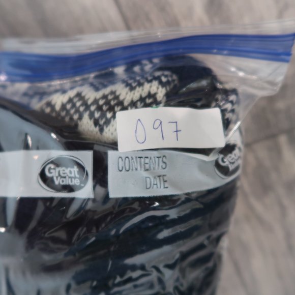 JCPenney Sweater Vintage Mens Knit Top Fair Isle Retro Crewneck Blue White M - Picture 14 of 14